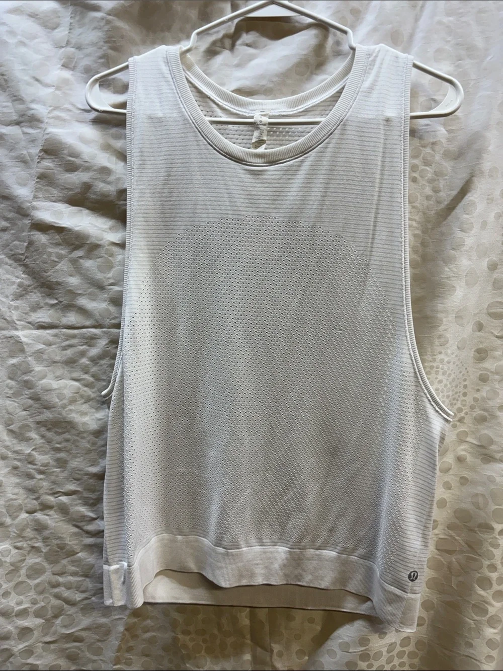 Lululemon Breeze by Muscle White Sleeveless Tank Top - size 8